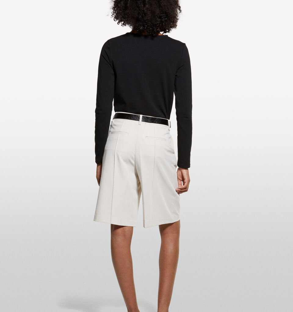 Beige relaxed fit bermudas - women's shorts - Beige | Sisley image number 2